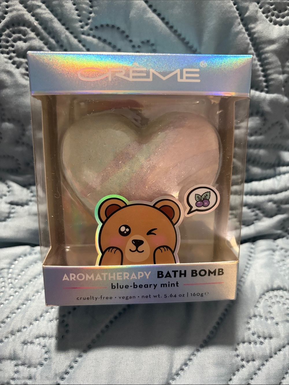 Crème Blue-Beary Mint Heart Aromatherapy Bath Bomb - Blue & Cream
